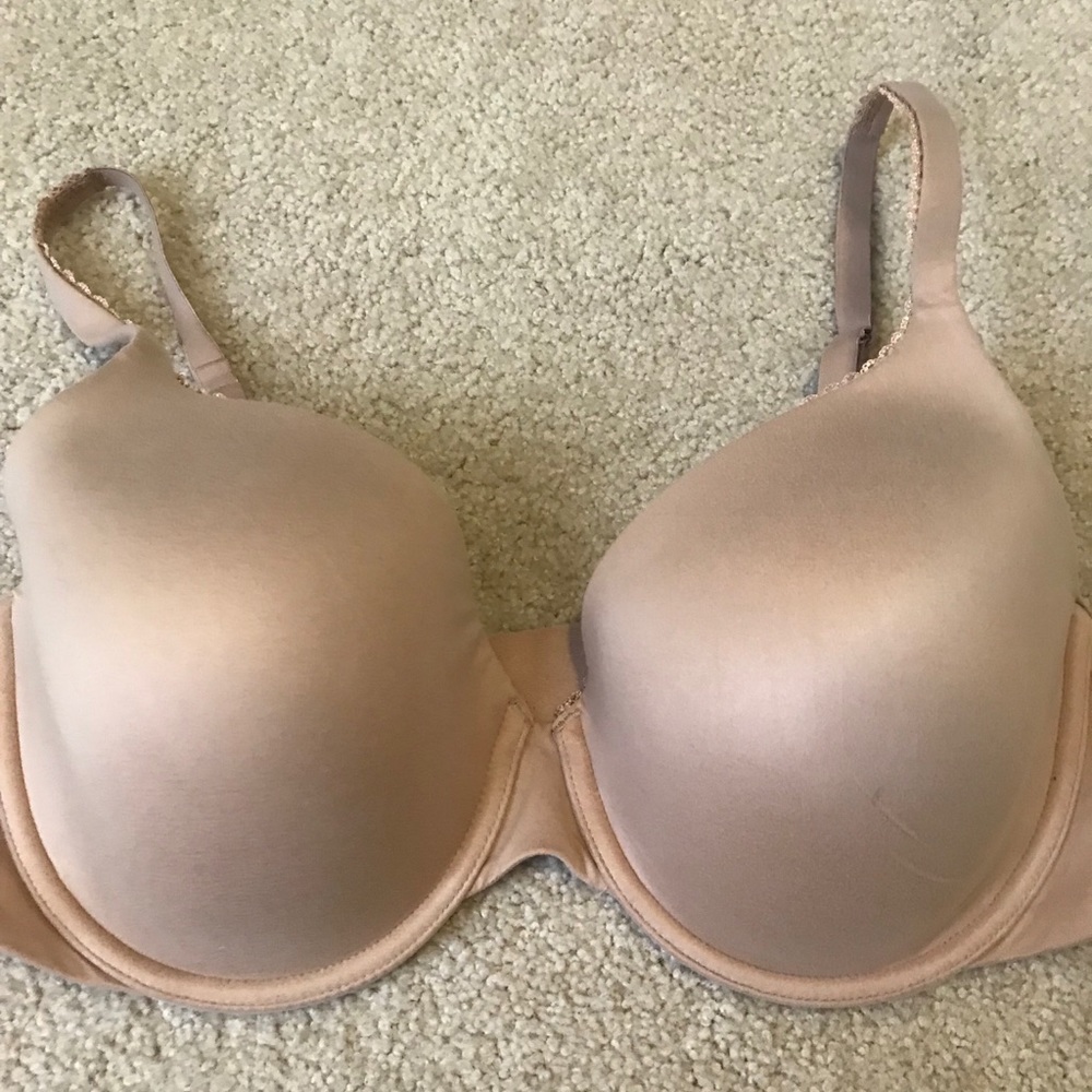 36D Victoria’s Secret bra